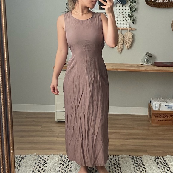 Beautiful Mauve Maxi dress - Picture 4 of 6